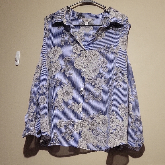 Floral Blue Women's Top - Picture 1 of 4